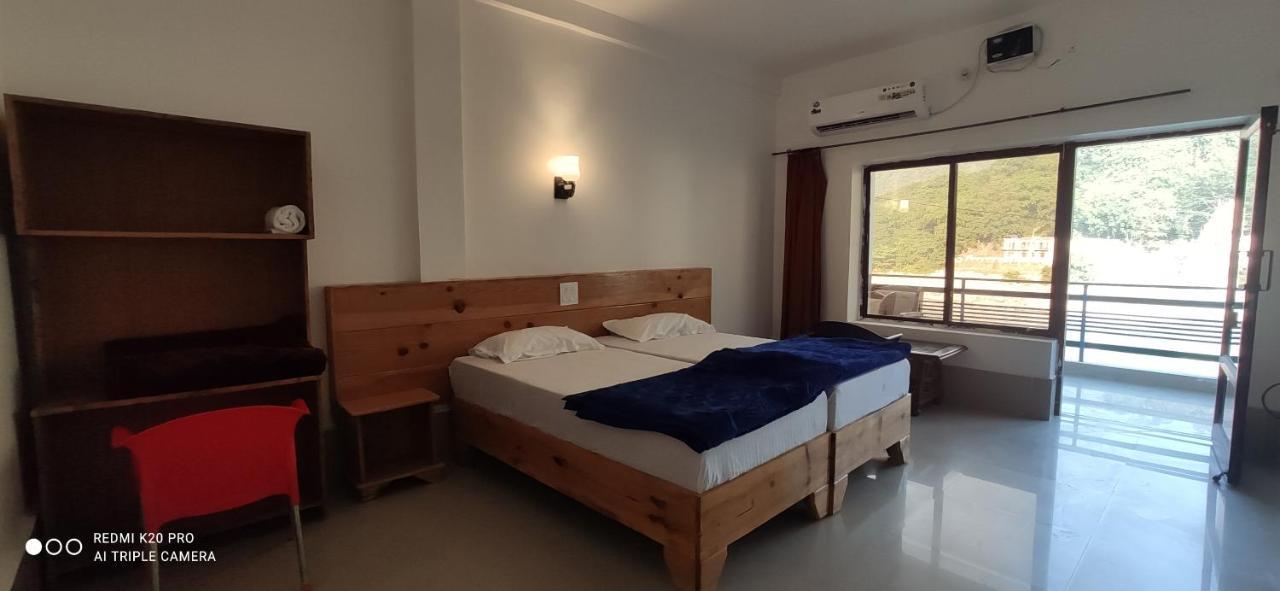 H7 Stay On The Ganges, Yoga & Spa Resort, Rishīkesh Esterno foto
