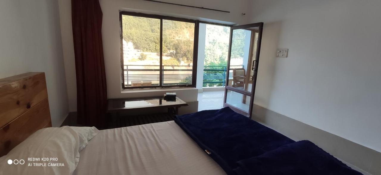 H7 Stay On The Ganges, Yoga & Spa Resort, Rishīkesh Esterno foto