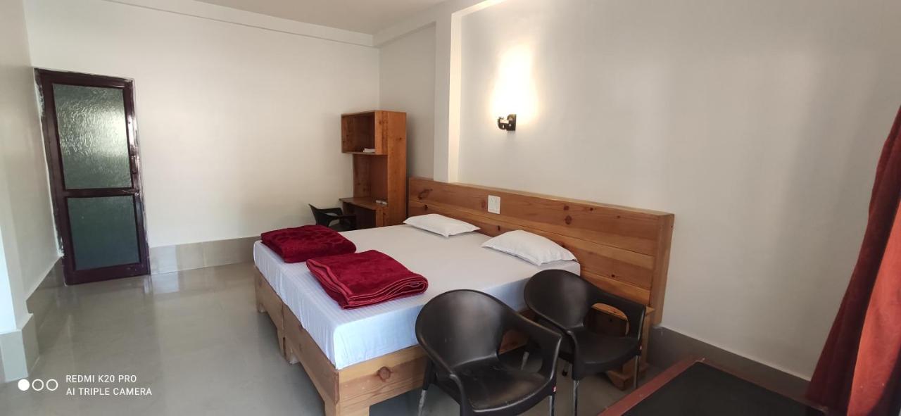 H7 Stay On The Ganges, Yoga & Spa Resort, Rishīkesh Esterno foto