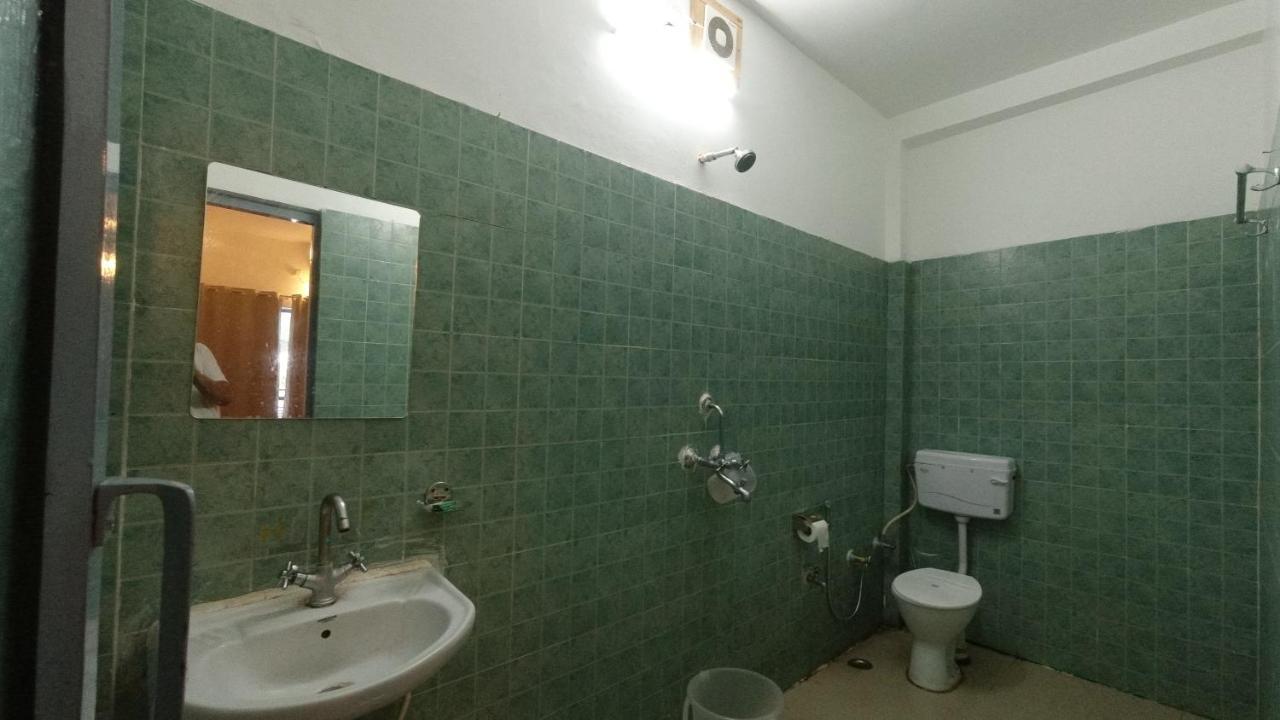 H7 Stay On The Ganges, Yoga & Spa Resort, Rishīkesh Esterno foto