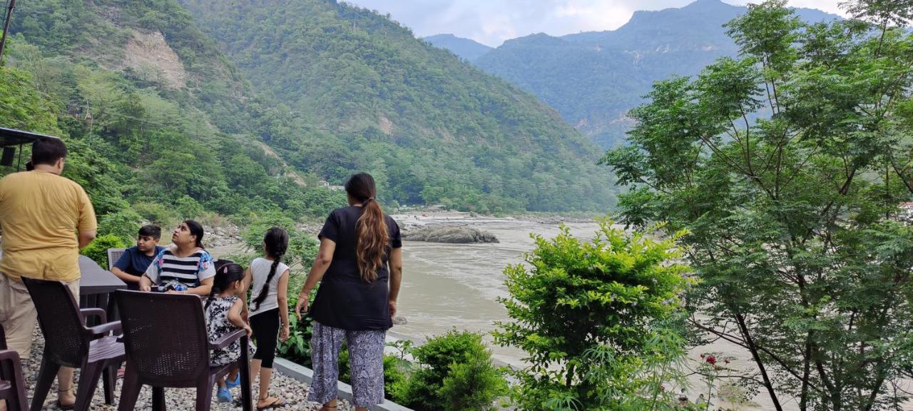 H7 Stay On The Ganges, Yoga & Spa Resort, Rishīkesh Esterno foto