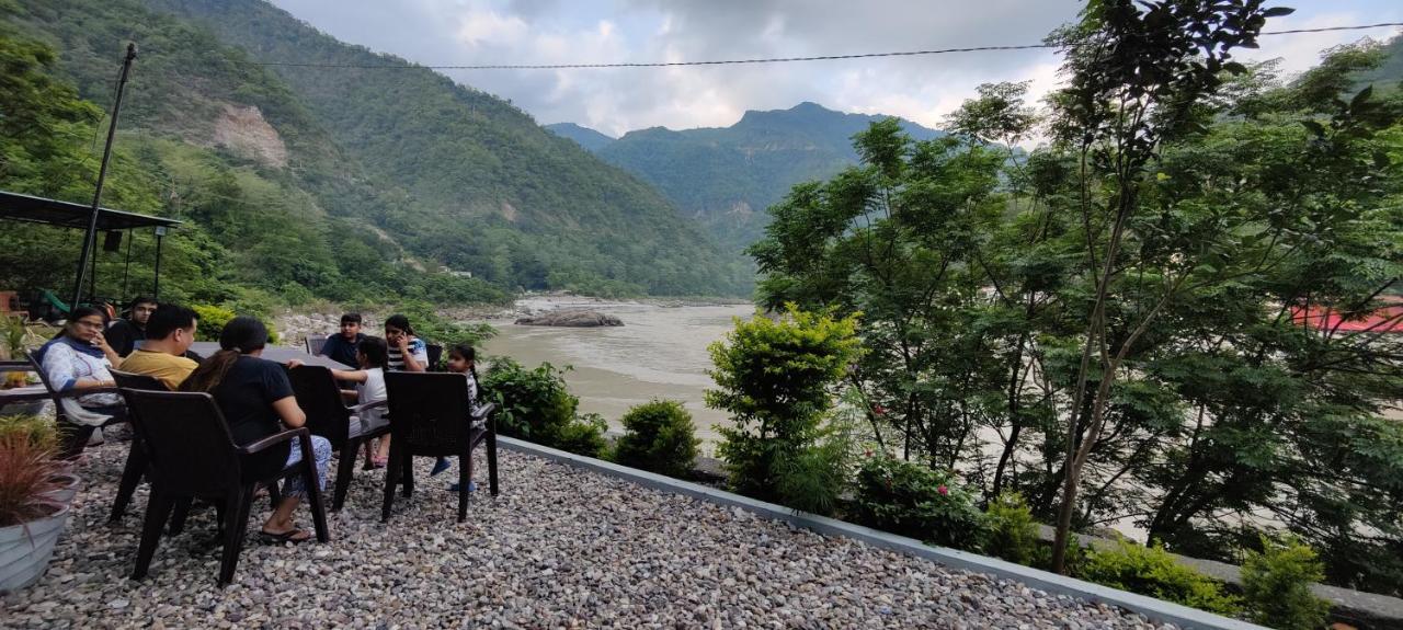 H7 Stay On The Ganges, Yoga & Spa Resort, Rishīkesh Esterno foto